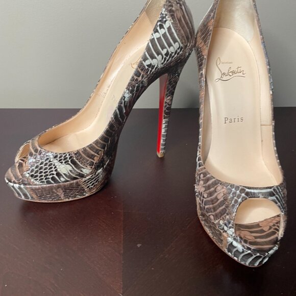 Christian Louboutin Peep-toe Pumps - Picture 7 of 8